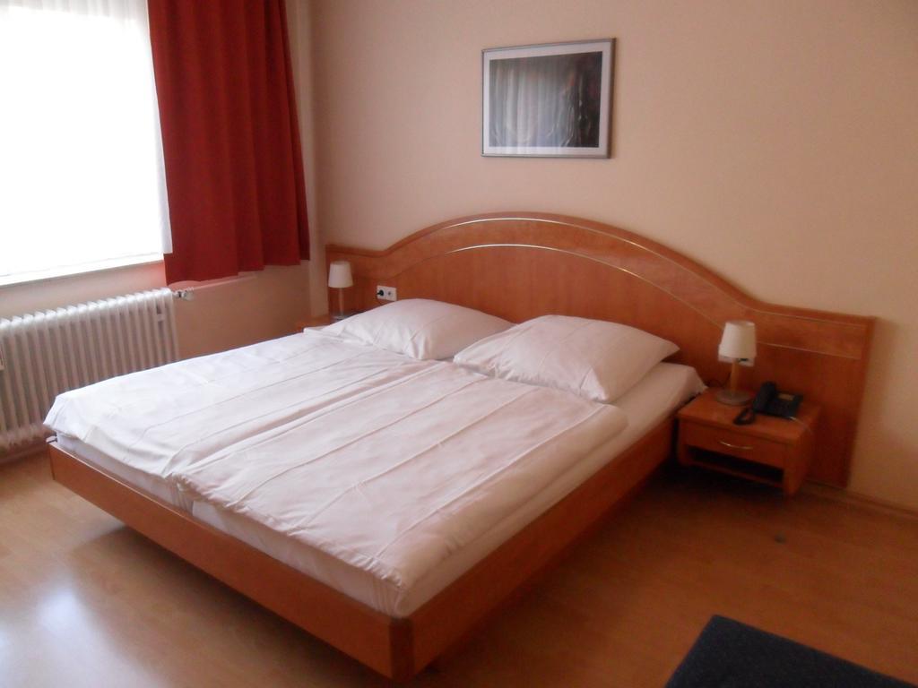 Hotel Europa Пфорцгейм Номер фото